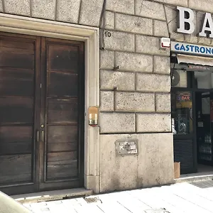 - Monti Róma